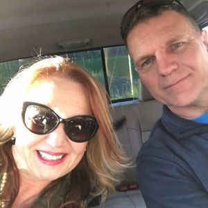 Meet your Posher, Lora